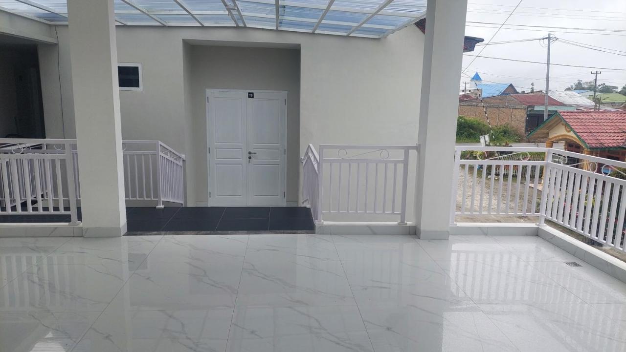 Hotel Wisma Mangurna Dolok Sanggul Екстер'єр фото